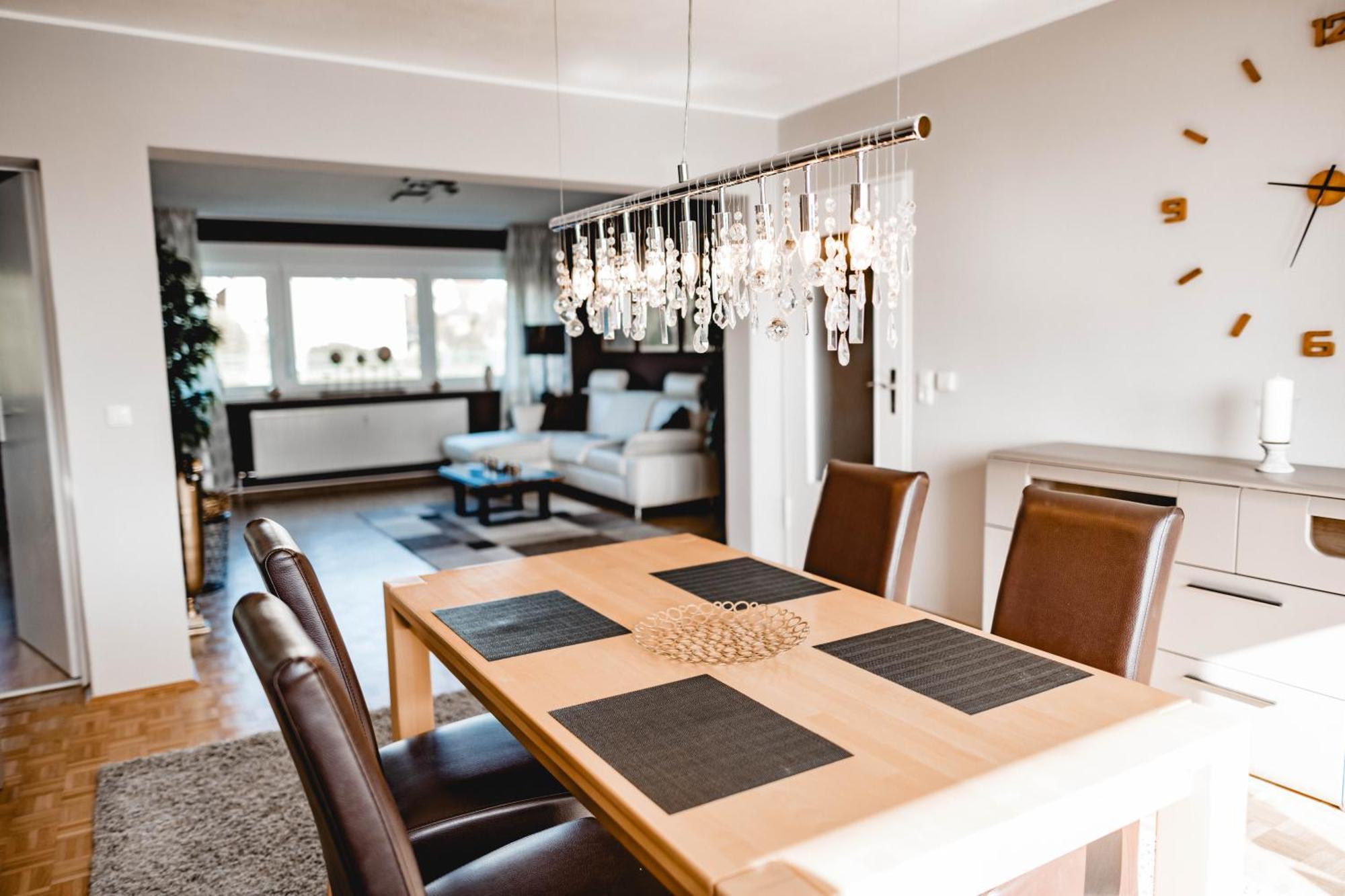 Me Homes - Grosse Moderne Designer-Wohnung Fuer Urlaub Und Business - Mit Kueche, Buero, Balkon Und 2 Parkplaetzen Bayreuth Exterior foto